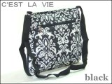 【新入荷】拡幅機能アラベスク柄ショルダーバッグ（２色有）