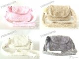 【新入荷】ポンポン付きボアショルダーバッグ（４色有）
