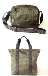 【新入荷】ポケット豊富な英字ジャガードポシェット＆トートバッグ