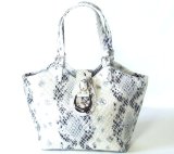 【新入荷】パイソン型押し高級トートバッグ