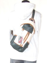 【新入荷】CUBICCORE帆布ｘ合皮ボディバッグ 