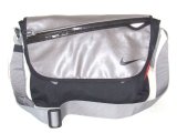 【新入荷】NIKEナイキメッセンジャーバッグS
