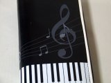 【新入荷】ピアノ鍵盤＆音符ラウンド長財布