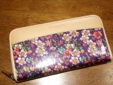 高級感のあるデザイン♪絵画風小花柄プリントのラウンドタイプ長財布が入荷しました！
