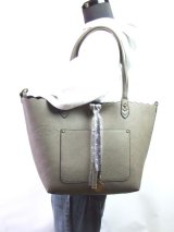 ショルダーバッグが付属された、４ＷＡＹで楽しめるリバーシブルトートバッグが入荷しました！