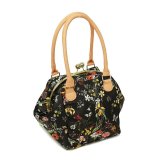 黒地にフラワープリントが映えるエレガントながま口ハンドバッグが入荷しました！