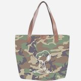 人気キャラクター『スヌーピー』がプリントされたシックな迷彩柄牛革ハンドルトートバッグが入荷しました！