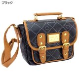 ロゴでできた格子柄にハートのデザインがおしゃれなショルダーバッグが入荷しました！