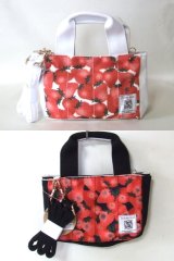 スマートフォンをバッグに入れたまま操作が出来る、カワイイいちご柄のミニトートバッグが入荷しました！