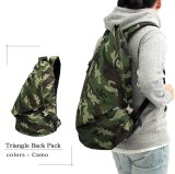 三角形のユニークなデザインで遊び心がありながら、使いやすさのあるデザインのバックパックが入荷しました！