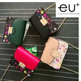 ハート、フラワー、虹などのかわいいイラストがプリントされた、流行のミニショルダーバッグが入荷しました！