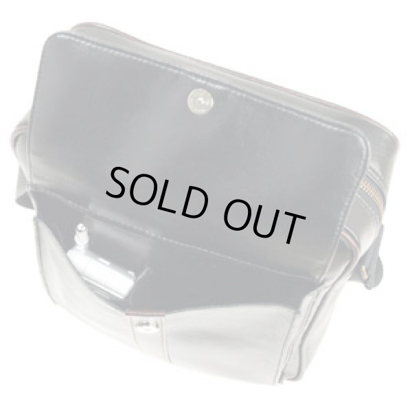 画像2: 【送料無料】レトロ超軽量合皮 縦型ショルダーバッグ(B5）【取寄商品】 (2)