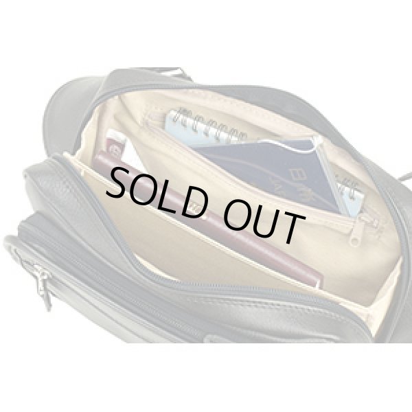 画像2: 【送料無料】合成皮革ボディバッグ横型ショルダーバッグタイプ【取寄商品】 (2)