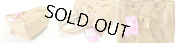 画像2: 【値下げセール品】【２６％ｏｆｆ】くまチャーム付きミニボストンバッグ (2)