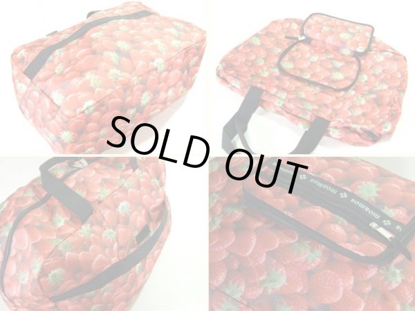 画像2: 【メール便ok】折り畳み収納可能ボストンバッグ（苺柄） (2)