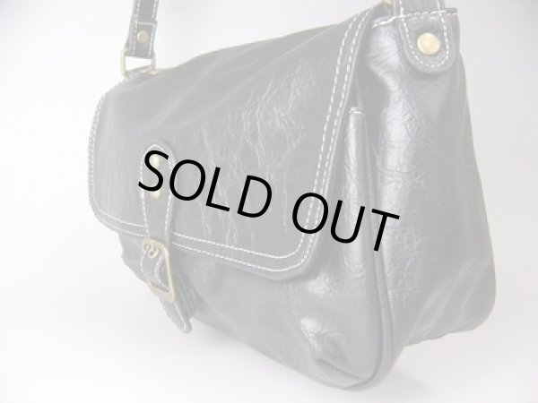 画像3: 【訳あり】水玉裏地合皮かぶせショルダーバッグ (3)