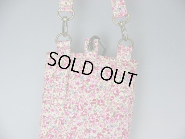 画像2: 【メール便ok】熊チャーム付き小花柄シザーバッグ（３色有） (2)