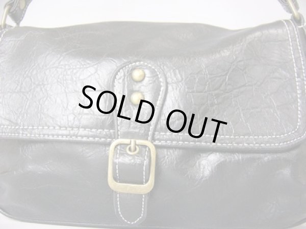 画像4: 【訳あり】水玉裏地合皮かぶせショルダーバッグ (4)