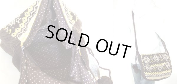 画像3: 【訳あり】ポンポン付ノルディック柄レディース斜め掛けニットショルダーバッグ（２色有） (3)