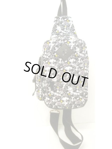 画像2: 【メール便ok】SNOOPYスヌーピー総柄ボディバッグ (2)