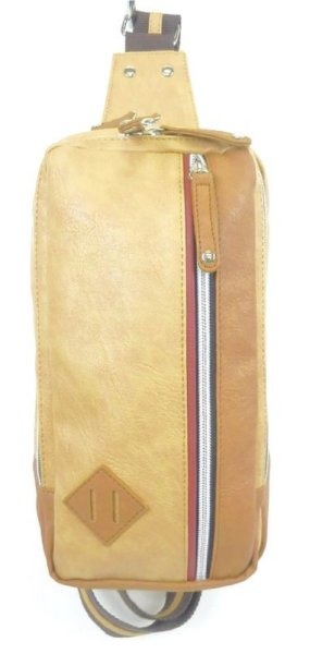 画像4: シックなバイカラー合皮ボディバッグ（５色有） (4)