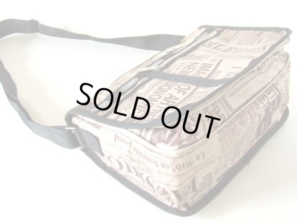 画像3: 【メール便ok】拡幅機能英字新聞ショルダーバッグ（２色有） (3)