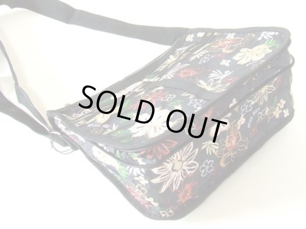 画像4: 【メール便ok】拡幅機能ボタニカル柄ショルダーバッグ（２色有） (4)