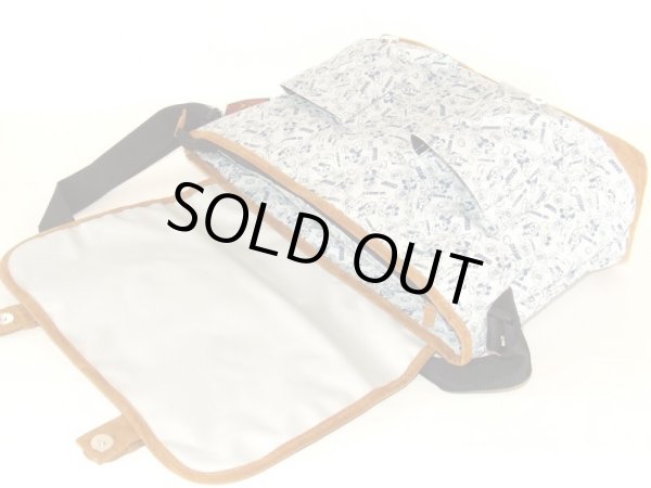 画像4: 【特売】Disneyミッキーマウス総柄メッセンジャーバッグＢ (4)