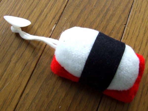 画像2: マグロにぎり寿司ぬいぐるみチャームストラップ＜訳あり＞ (2)