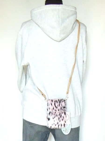 画像4: <値下げ><訳あり>豹柄フェイクファーポシェット(2色有) (4)