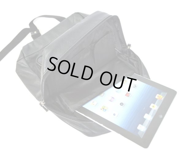 画像6: CUBICCORE　Ａ４対応１ライン合皮ボディバッグ黒 (6)