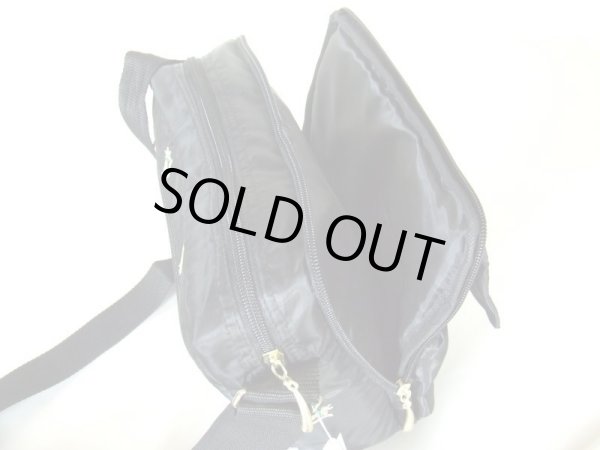 画像5: ポケット７つ付き猫刺繍ショルダーバッグ黒 (5)