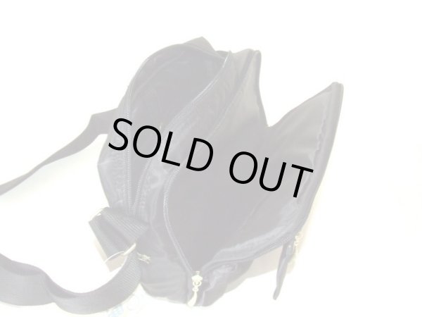 画像6: ポケット７つ付き猫刺繍ショルダーバッグ黒 (6)