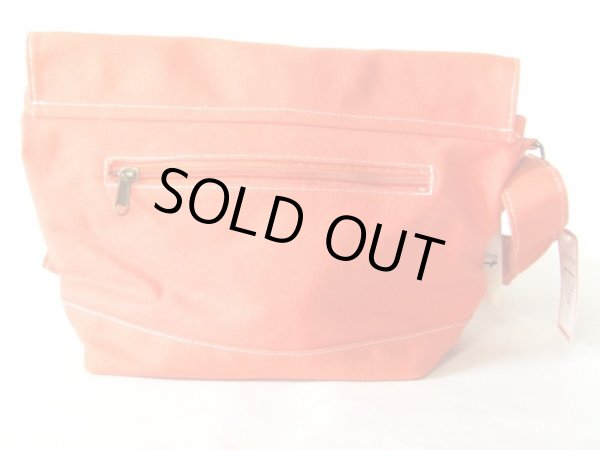 画像3: 小振りサイズのシンプルな帆布ショルダーバッグ／オレンジ (3)