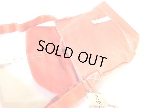 画像5: 小振りサイズのシンプルな帆布ショルダーバッグ／オレンジ (5)