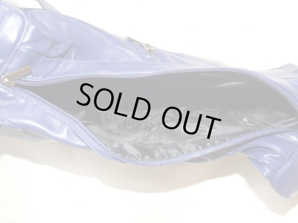 画像6: シックなダークネイビーのソフト合皮ショルダーバッグ (6)