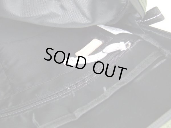 画像8: 【sale】人気のリーバイスLevi'sおしゃれな防水ジップメンズリュックサック／緑 (8)