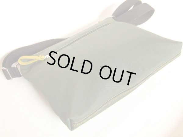 画像2: ２室構造極薄ショルダーバッグ（緑） (2)