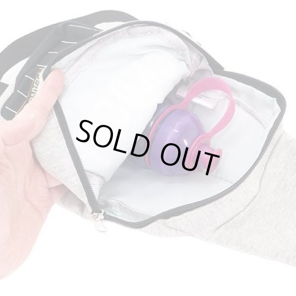 画像3: ミッキーマウスMICKEY刺繍入りボディバッグ黒 (3)