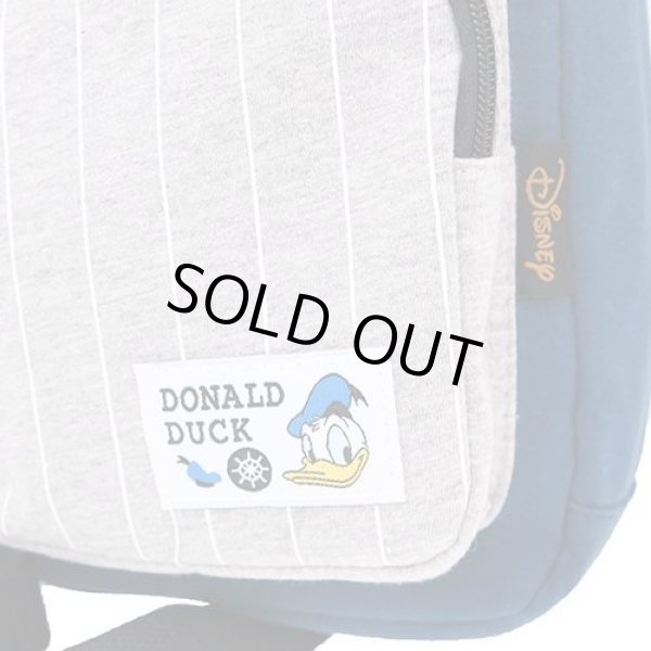 画像2: ドナルドダックDONALD刺繍入りボディバッグ紺 (2)