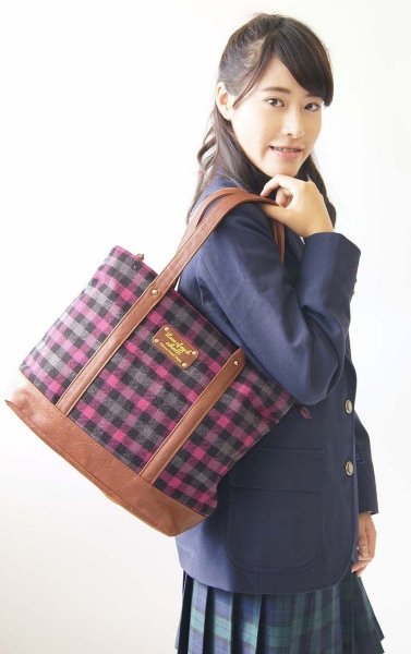 画像7: ＜訳あり＞＜値下げ＞レディース通学おしゃれなチェック柄トートバッグＡ４（２色有） (7)