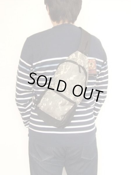 画像4: カモフラ迷彩ボディバッグ／グリーン (4)