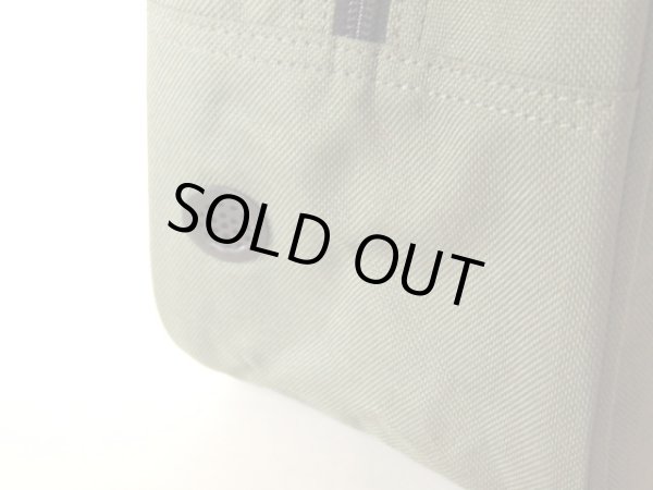 画像3: ナイキ(NIKE)シューズケース10L■カーキ (3)