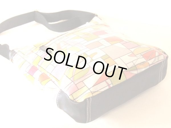 画像2: ステンドグラス風おしゃれなレディース斜め掛けショルダーバッグ (2)