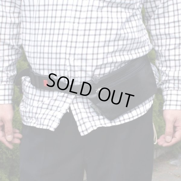 画像6: saleメンズ極薄マチなしフェイクレザー軽量ウエストバッグ日本製／黒 (6)