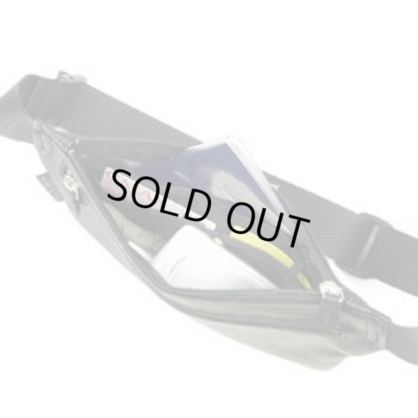 画像4: saleメンズ極薄マチなしフェイクレザー軽量ウエストバッグ日本製／黒 (4)