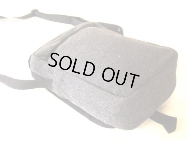 画像3: ＜訳あり＞人気アウトドアメーカーwoodsメンズ斜め掛けミニショルダーバッグ（２色有） (3)