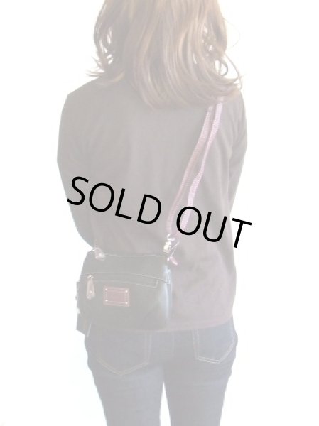 画像8: 拡幅機能付き水玉裏地ミニショルダーバッグ黒ｘ紫 (8)