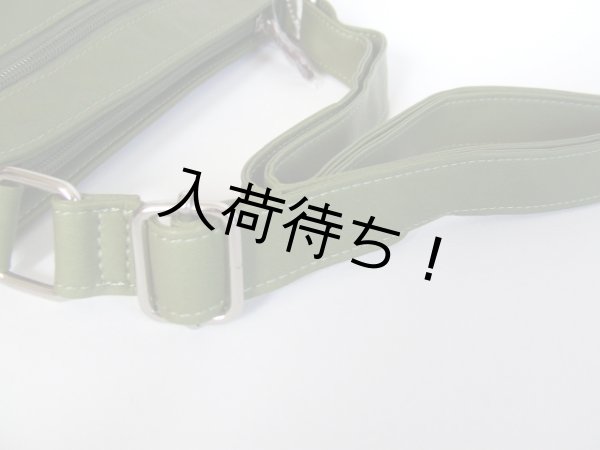 画像5: ポケット８個フラワーチャーム付き薄型ショルダーバッグ／ライム (5)