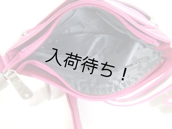 画像6: ポケット８個フラワーチャーム付き薄型ショルダーバッグ／ピンク (6)